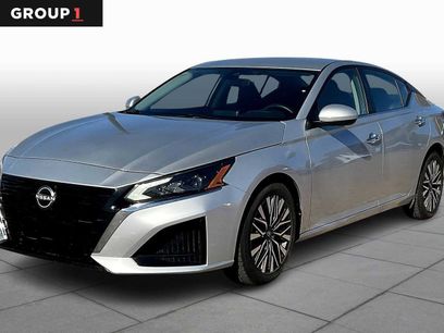 Used 2023 Nissan Altima 2.5 SV