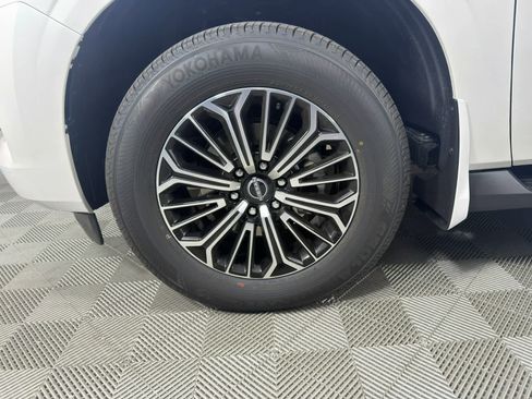 New 2026 Nissan Armada Platinum w/ Accent Package image 10