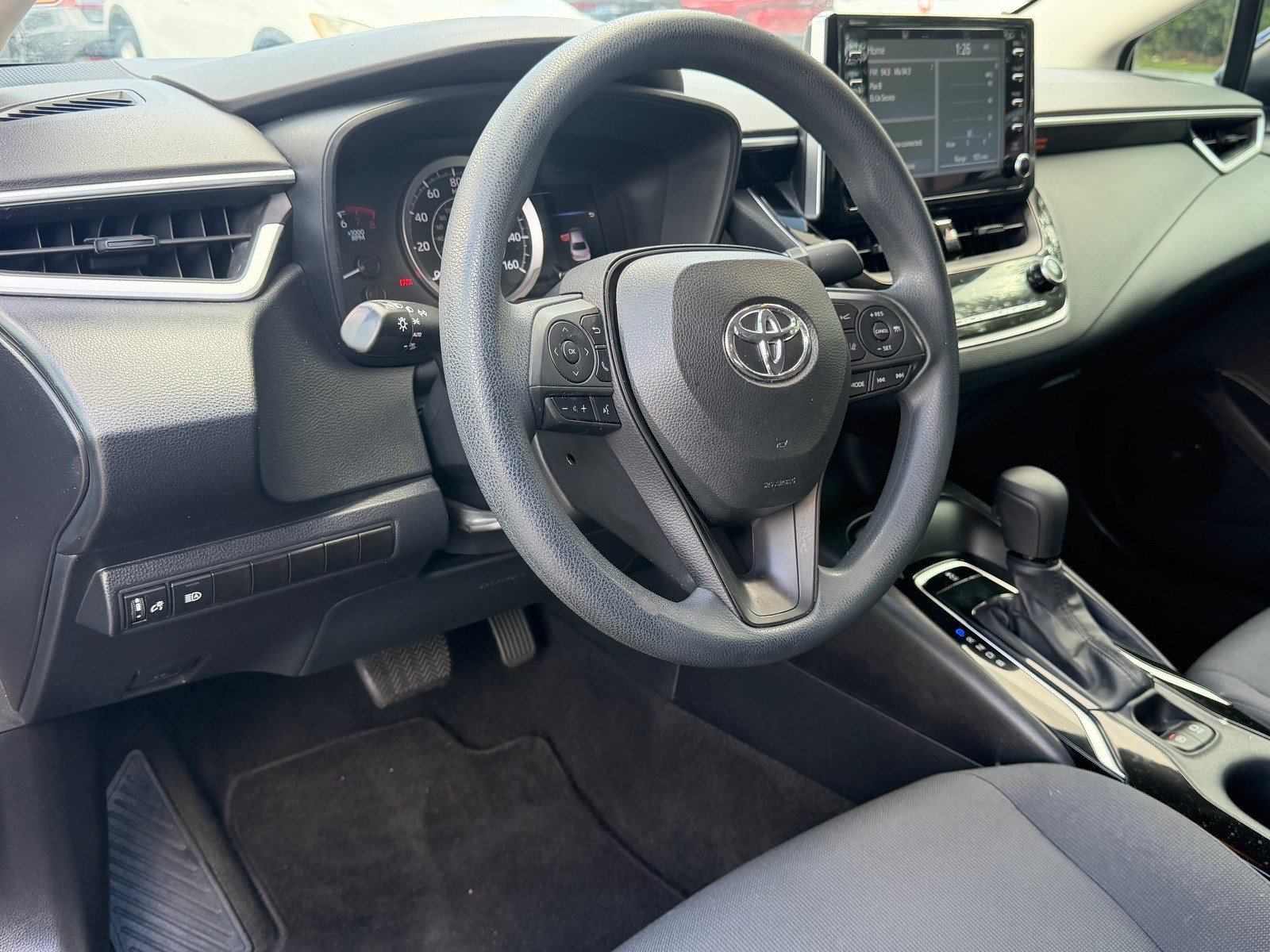 Used 2020 Toyota Corolla LE FWD image 24