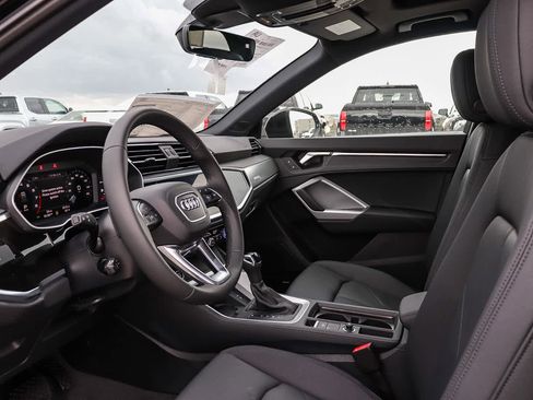 New 2025 Audi Q3 2.0T Premium image 24