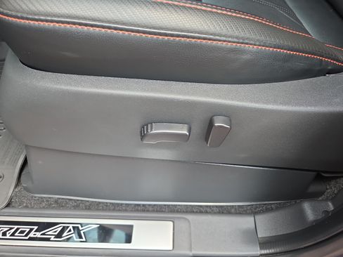 Used 2023 Nissan Frontier PRO-4X AWD/4WD image 32