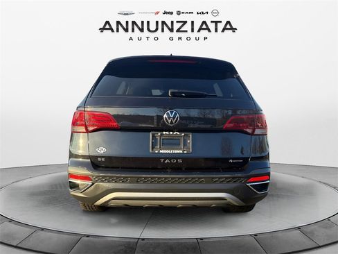 Used 2024 Volkswagen Taos SE image 4