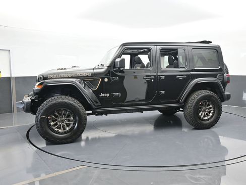 Used 2025 Jeep Wrangler Unlimited Rubicon 392 image 2