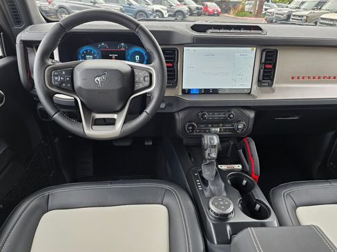 New 2026 Ford Bronco Outer Banks w/ Sasquatch Package AWD/4WD image 13