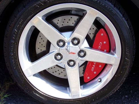 Used 2005 Chevrolet Corvette Coupe w/ Preferred Equipment Group RWD image 17