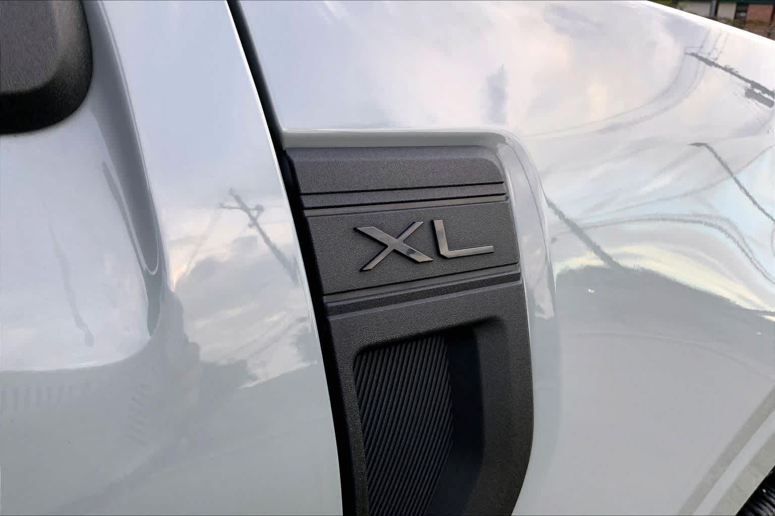 Used 2023 Ford Maverick XL FWD image 10