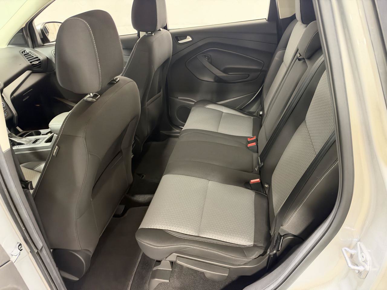 Used 2017 Ford Escape SE AWD/4WD image 19