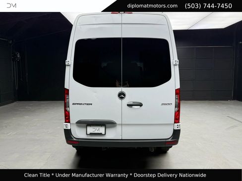 Used 2024 Mercedes-Benz Sprinter 2500 image 6