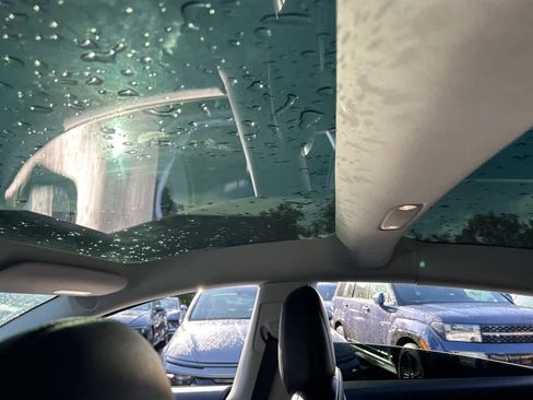 Used 2023 Tesla Model 3 Standard Range image 8