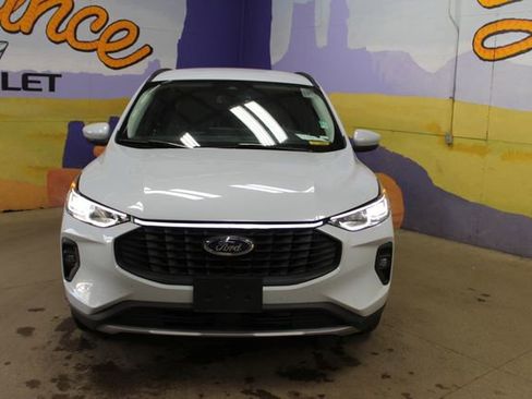Used 2025 Ford Escape Platinum AWD/4WD image 3