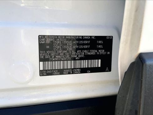 Used 2025 Toyota RAV4 XLE FWD image 36