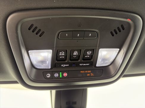 Certified 2023 Chevrolet Traverse RS image 38