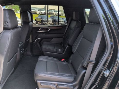 Used 2025 GMC Yukon Denali AWD/4WD image 27