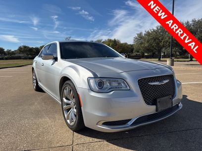 Used 2019 Chrysler 300 Touring w/ Chrome Appearance Package