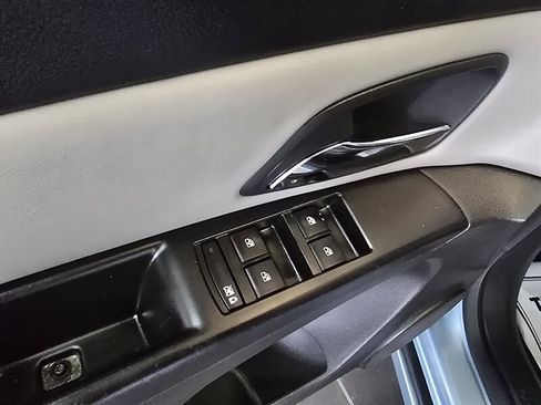 Used 2011 Chevrolet Cruze LS image 17