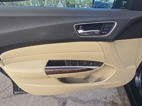 Used 2020 Acura TLX image 13