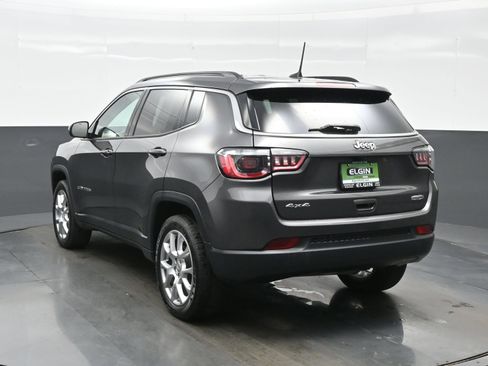 Used 2022 Jeep Compass Latitude AWD/4WD image 5