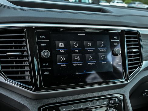 Used 2023 Volkswagen Atlas SE w/ Panoramic Sunroof Package AWD/4WD image 44