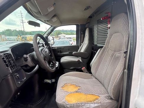 Used 2006 GMC Savana 2500 w/ Power and Light Package image 11