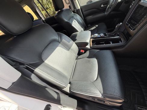 Used 2021 INFINITI QX80 Premium Select w/ All-Season Package AWD/4WD image 17