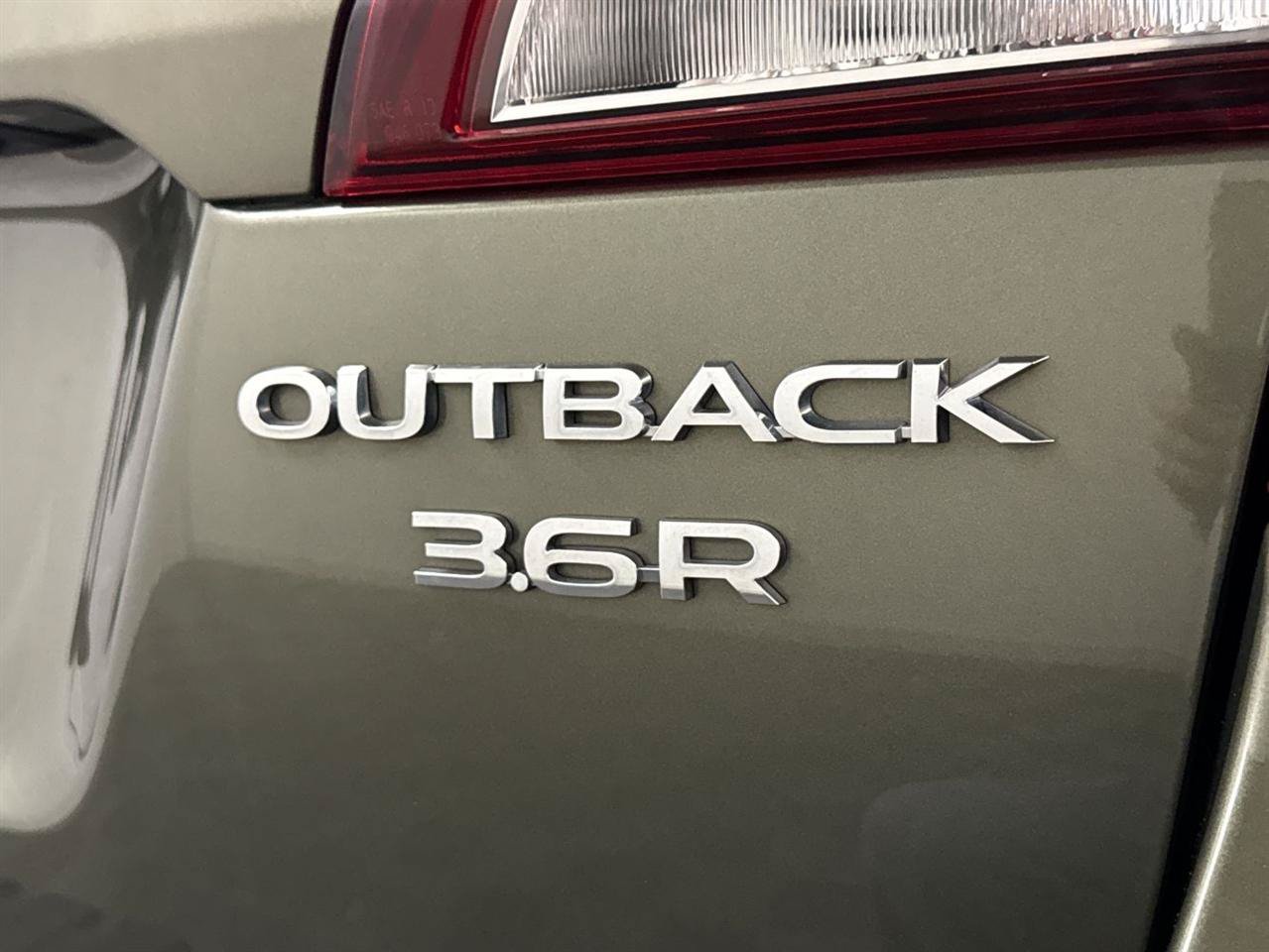 Used 2018 Subaru Outback 3.6R Limited AWD/4WD image 31