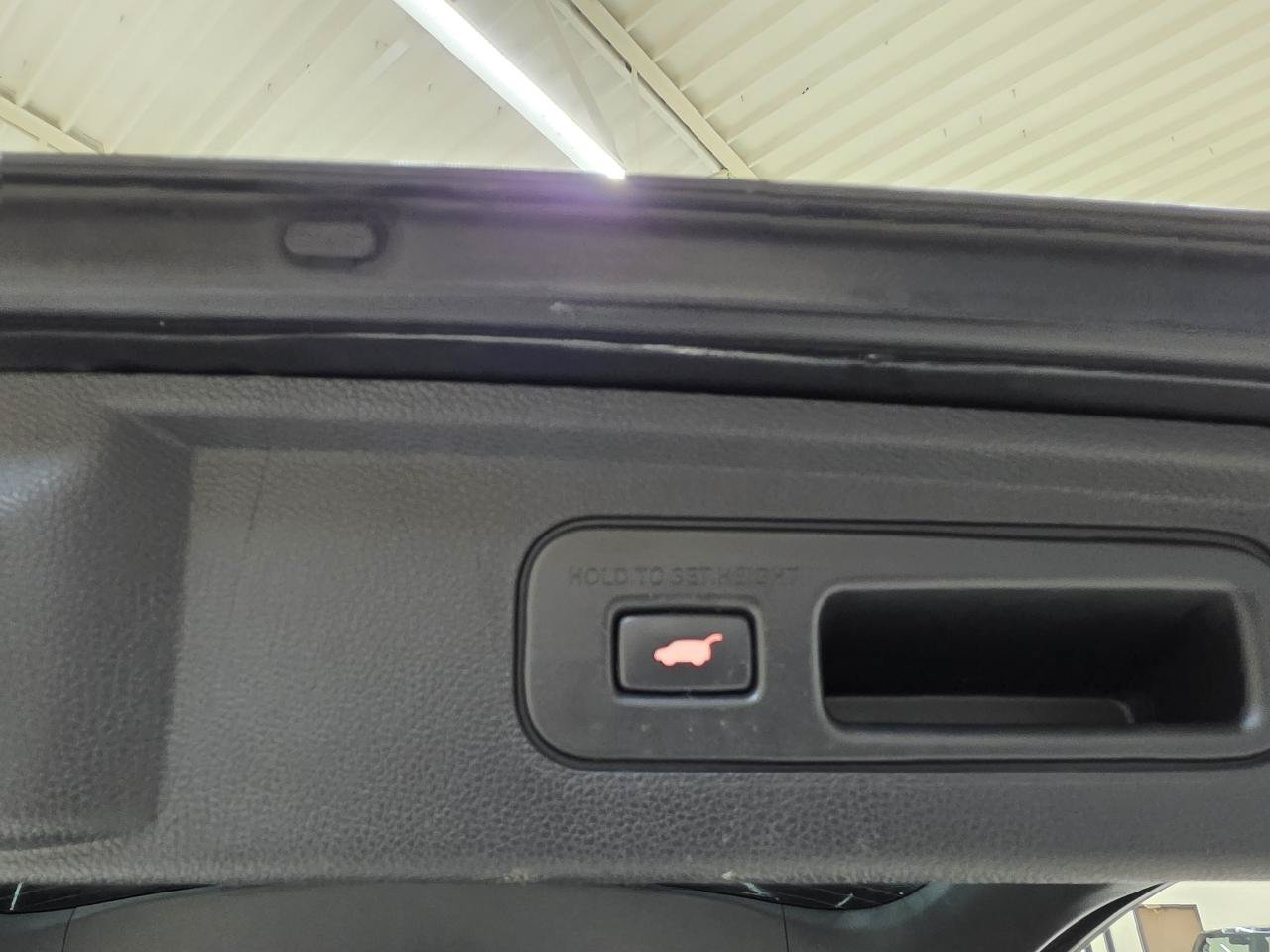 Used 2018 Honda Odyssey Elite image 14