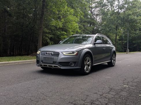 Used 2015 Audi A4 Premium Plus w/ Technology Package AWD/4WD image 2
