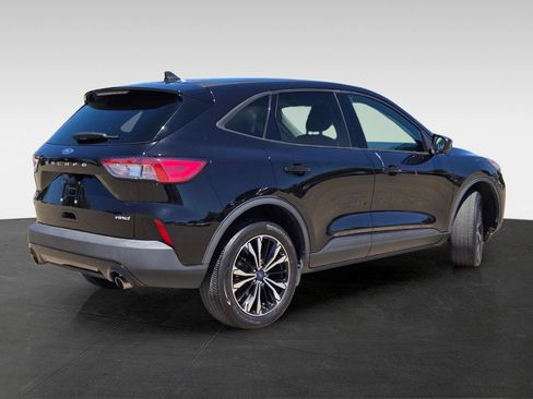 Used 2022 Ford Escape SE w/ SE Sport Appearance Package AWD/4WD image 5
