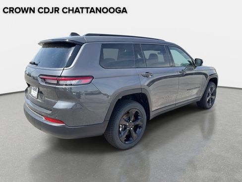 New 2026 Jeep Grand Cherokee L Limited w/ Limited Altitude Package AWD/4WD image 4