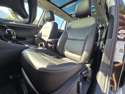 Used 2017 Volkswagen Golf Alltrack S image 23