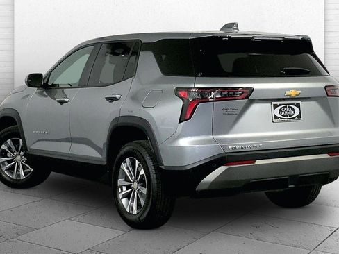 Used 2025 Chevrolet Equinox LT AWD/4WD image 11