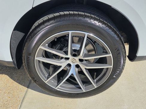 New 2026 Porsche Macan image 15