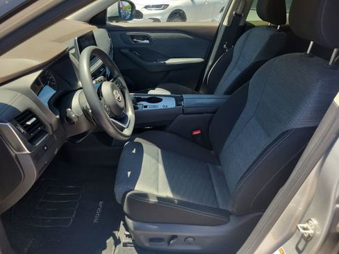 Certified 2023 Nissan Rogue SV FWD image 18