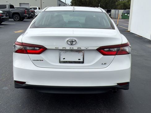 Used 2021 Toyota Camry LE w/ Carpet Mat Package (TMS) FWD image 10
