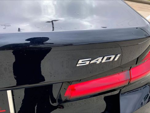 Used 2023 BMW 540i w/ M Sport Package image 9