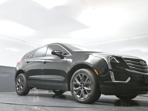 Used 2019 Cadillac XT5 Luxury w/ LPO, Black Ice Package AWD/4WD image 26