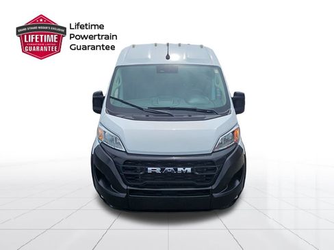 Used 2025 RAM ProMaster 2500 w/ Convenience Group FWD image 4