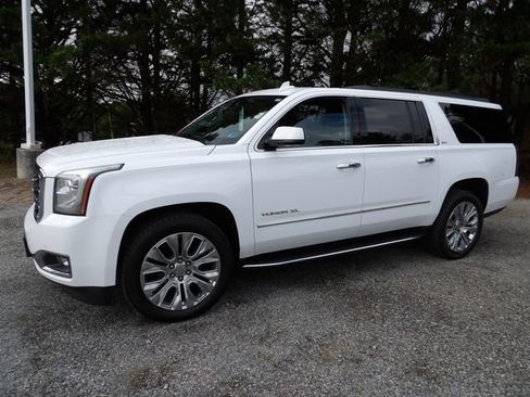 Used 2020 GMC Yukon XL SLT AWD/4WD image 1