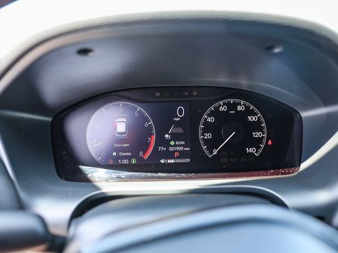 Certified 2025 Honda HR-V Sport image 14