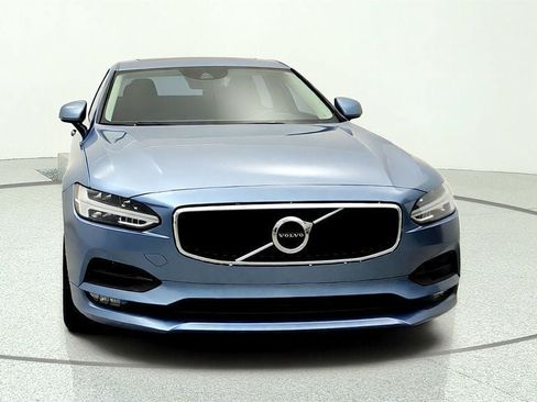 Used 2019 Volvo S90 T5 Momentum FWD image 2