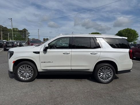 Used 2023 GMC Yukon Denali w/ LPO, Floor Liner Package image 4