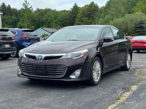 Used 2015 Toyota Avalon Limited w/ Technology Package FWD image 2