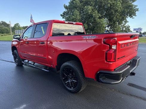 Used 2021 Chevrolet Silverado 1500 Custom Trail Boss w/ Safety Confidence Package AWD/4WD image 8