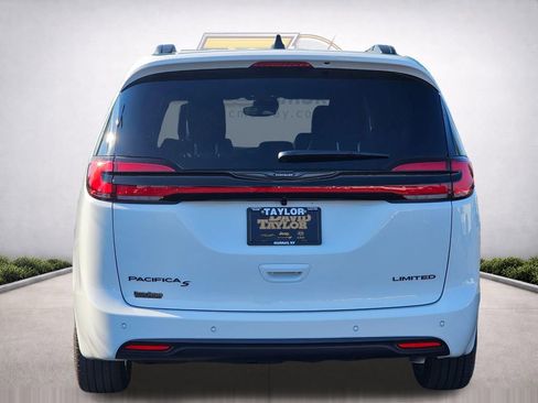 New 2026 Chrysler Pacifica Limited w/ S Appearance Package FWD image 6