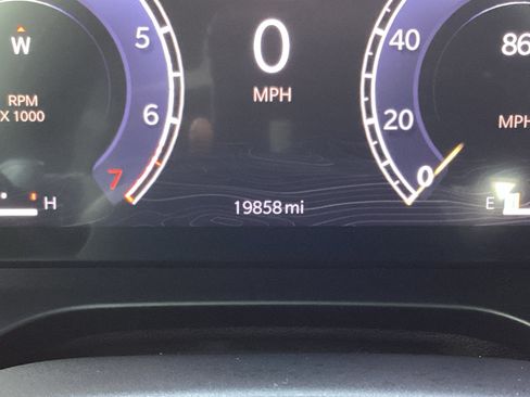 Used 2025 Jeep Grand Cherokee Altitude RWD image 3