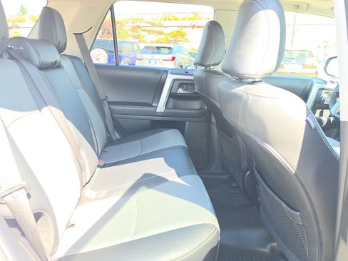 Used 2022 Toyota 4Runner SR5 Premium w/ Moonroof Package AWD/4WD image 22
