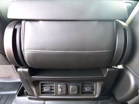 Used 2020 GMC Sierra 1500 SLT image 37