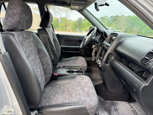 Used 2003 Honda CR-V LX image 32