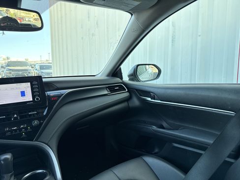 Used 2023 Toyota Camry SE w/ Convenience Package image 17