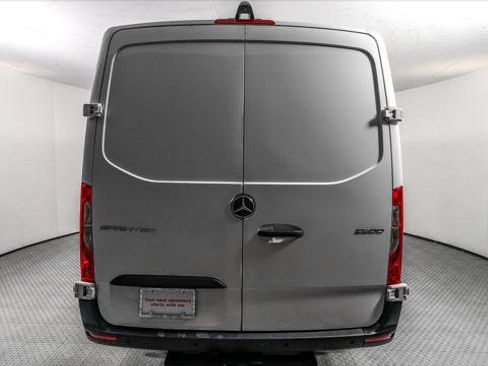Used 2022 Mercedes-Benz Sprinter 2500 image 5